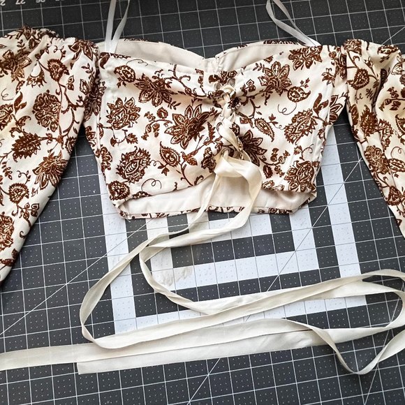 NWOT SHEIN Privé Floral Print Off Shoulder Flounce Sleeve Crop Top - Picture 6 of 6